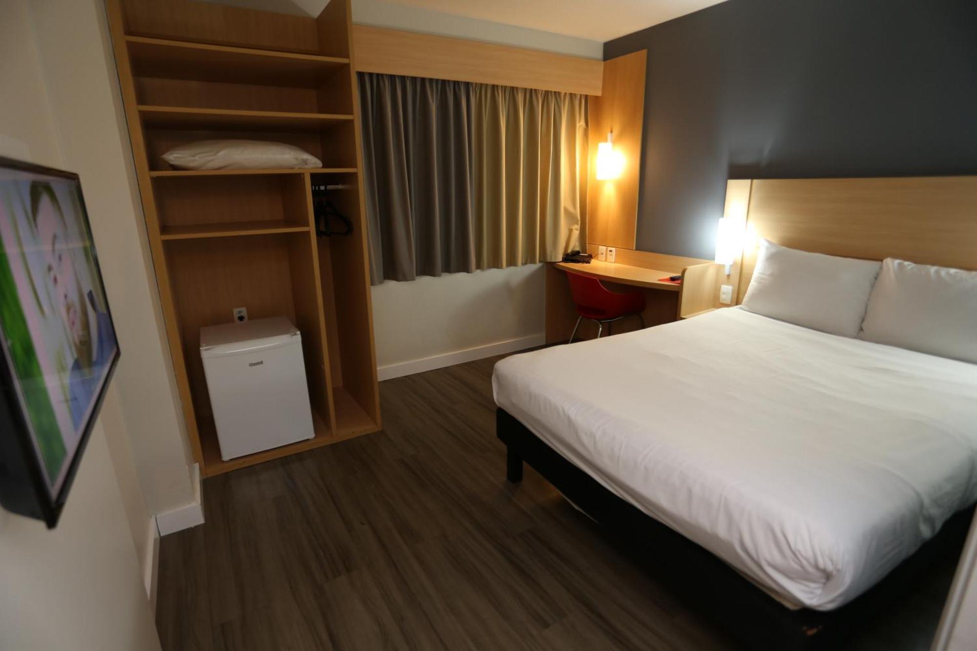 Hotel ibis Copacabana Posto 5 3*
